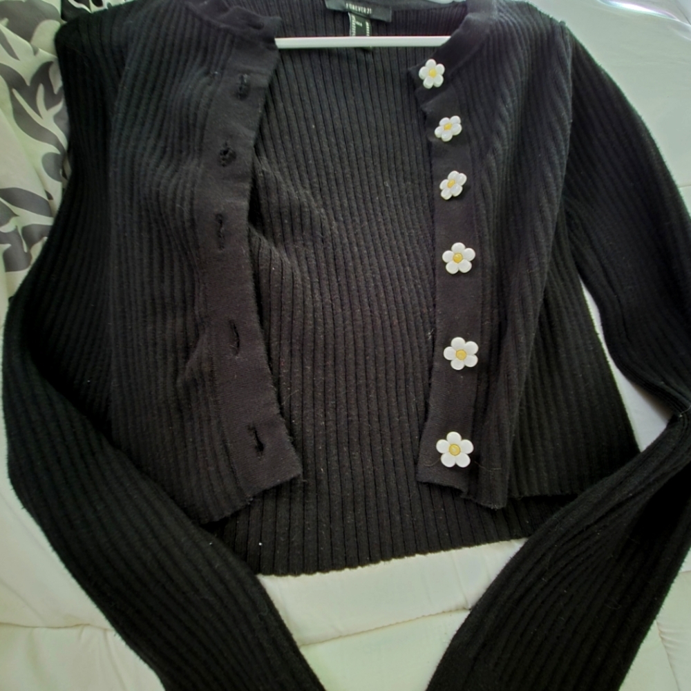 Daisy Button - Picture 2 of 2